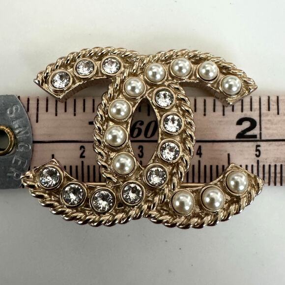 Chanel Pearl and Rhinestone Brooch - Picture 6 of 8